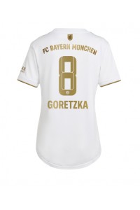 Fotbalové Dres Bayern Munich Leon Goretzka #8 Dámské Venkovní Oblečení 2022-23 Krátký Rukáv